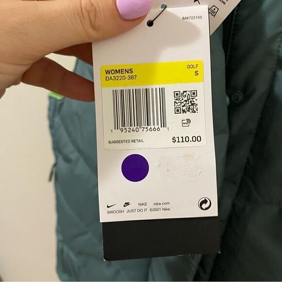 Nike Women's Therma Fit Repel Reversible Vest - Picture 10 of 15